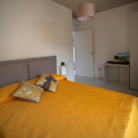 Villa Nebros Di Baia Nebrodi Residence SantʼAgata di Militello エクステリア 写真