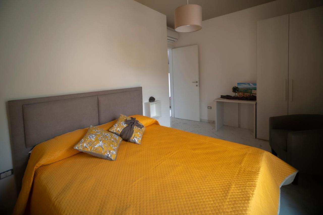 Villa Nebros Di Baia Nebrodi Residence SantʼAgata di Militello エクステリア 写真